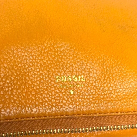 Fossil Preston Leather crossbody In orange - Picture 10 of 14